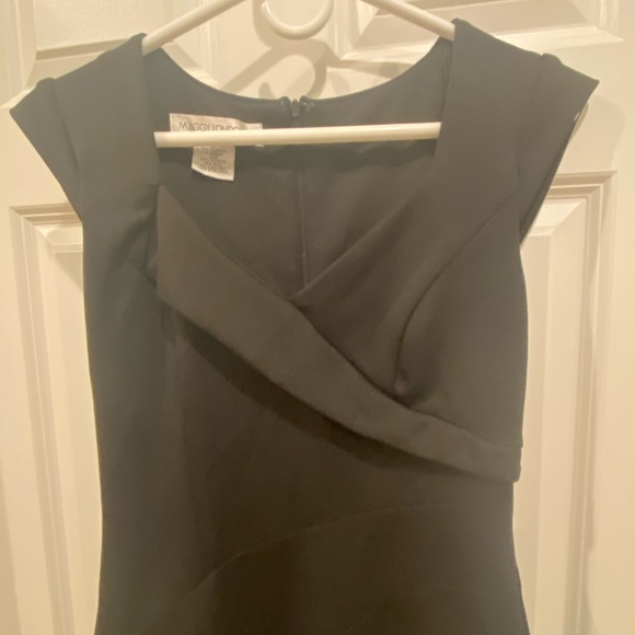 Absolutely stunning/sexy/classy/classic little black dress💃🏼 - Picture 2 of 8